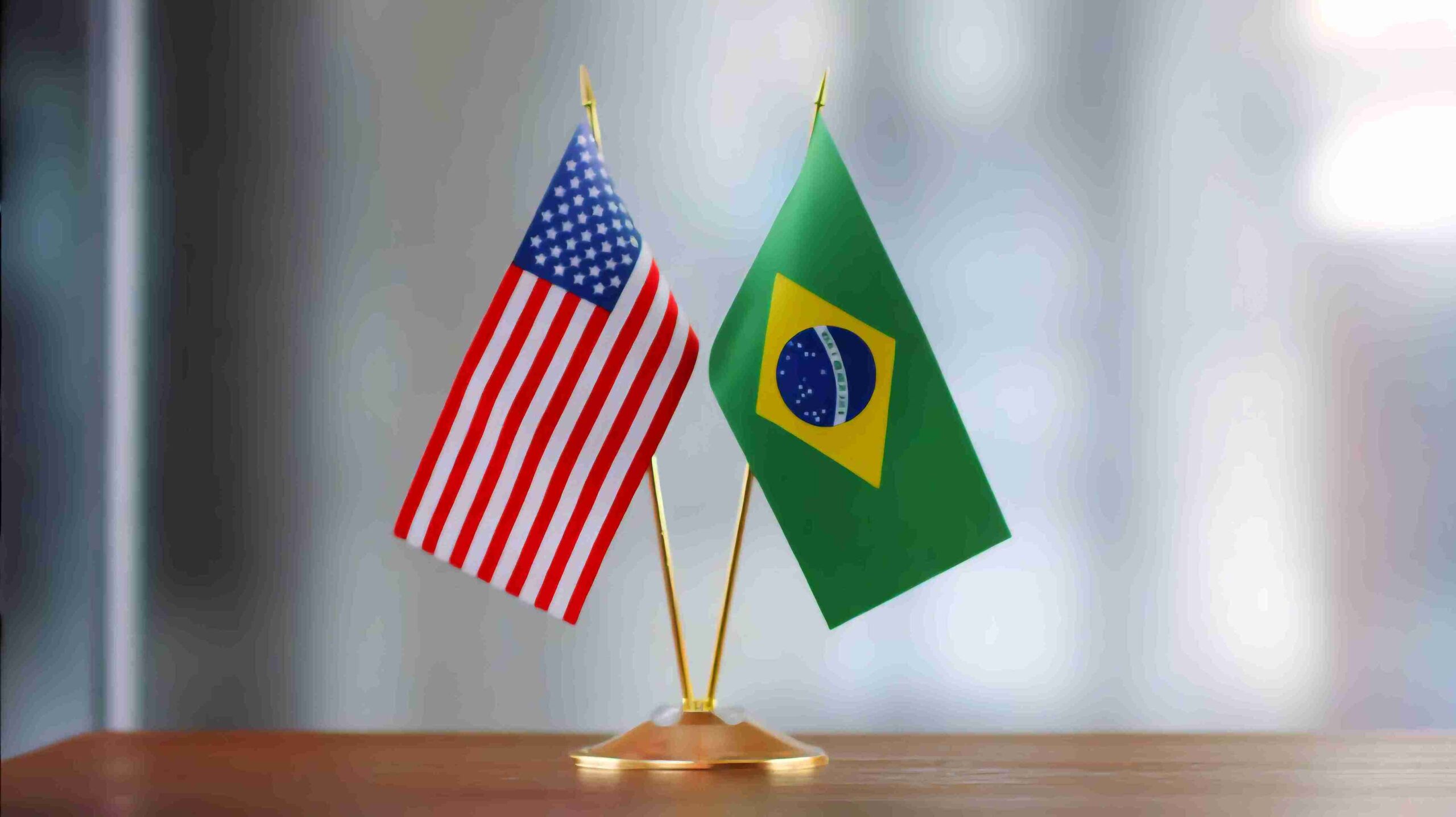 Taxa selic em 15% e corte de juros nos EUA: onde investir agora?
